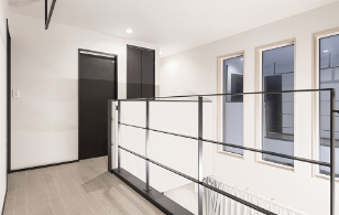 吹抜と機能的な動線で快適な住まい サブ画像2
