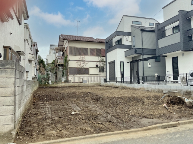 住宅街にある戸建用の土地
